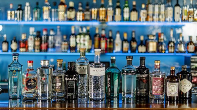 Pianobar Frauenfeld Getränke Ginsorten auf Bar